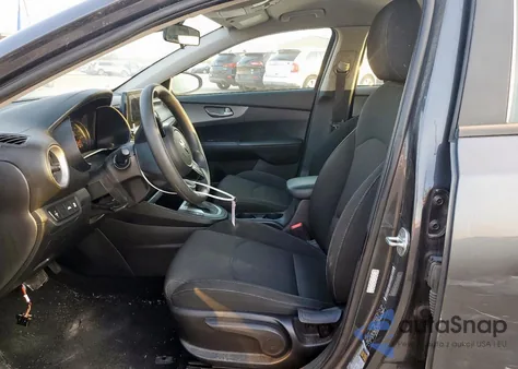 2021 Kia Forte Fe z USA, uszkodzony, nr VIN 3KPF24AD5ME340335